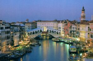 kelionės kaina į Italiją 