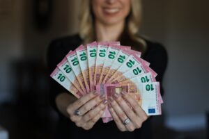 Kodėl naudinga pasinaudoti refinansavimu: pagrindiniai privalumai
