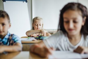 Kaip šiaurietiško ugdymo modelis skatina vaikų emocinį intelektą ir savivertę